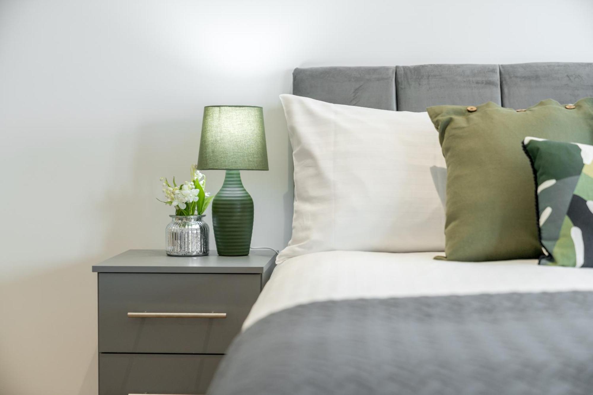 Skyvillion - London River Thames Top Floor Apartments By Woolwich Ferry, Mins To London Excel, O2 Arena , London City Airport With Parking Екстериор снимка
