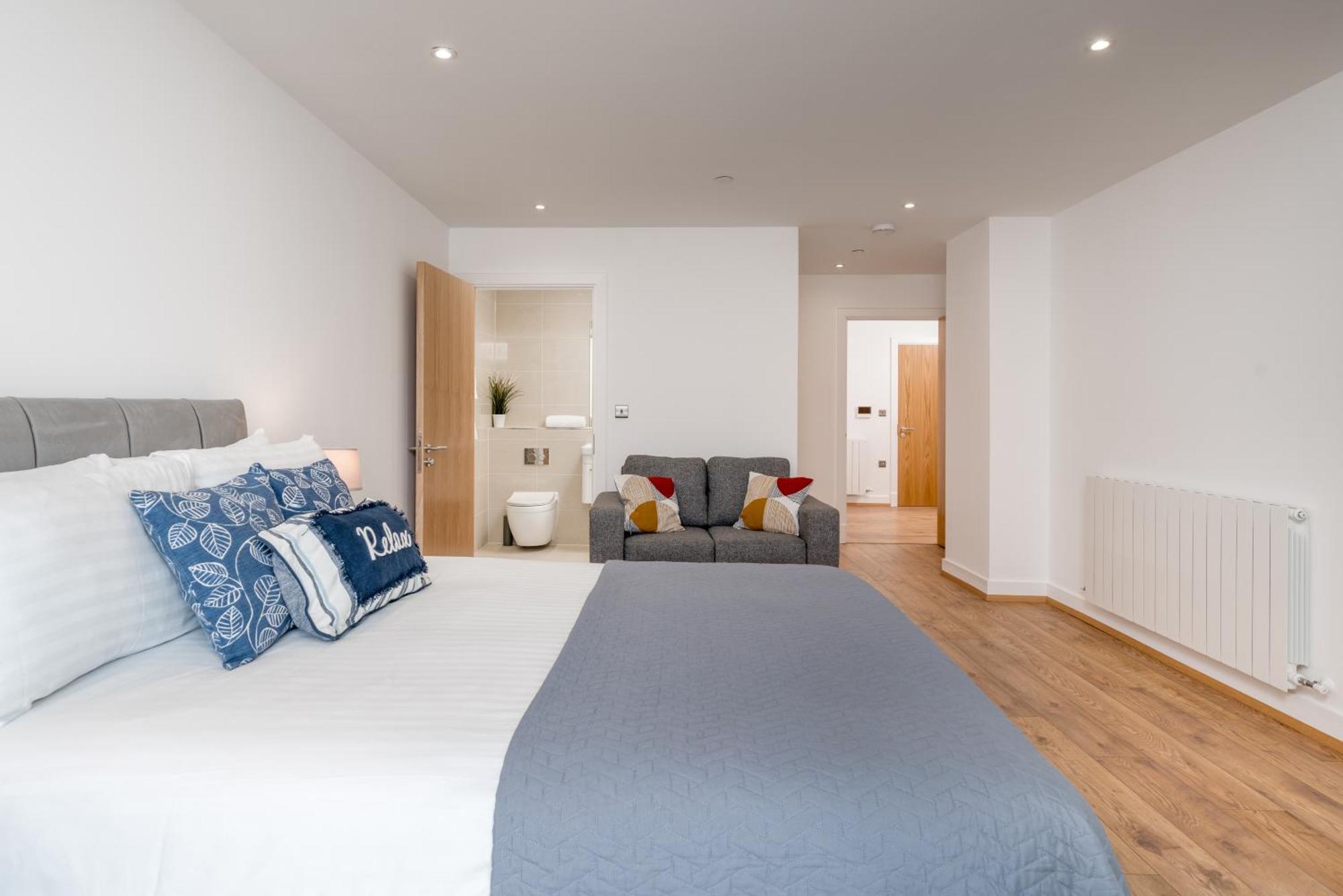 Skyvillion - London River Thames Top Floor Apartments By Woolwich Ferry, Mins To London Excel, O2 Arena , London City Airport With Parking Екстериор снимка