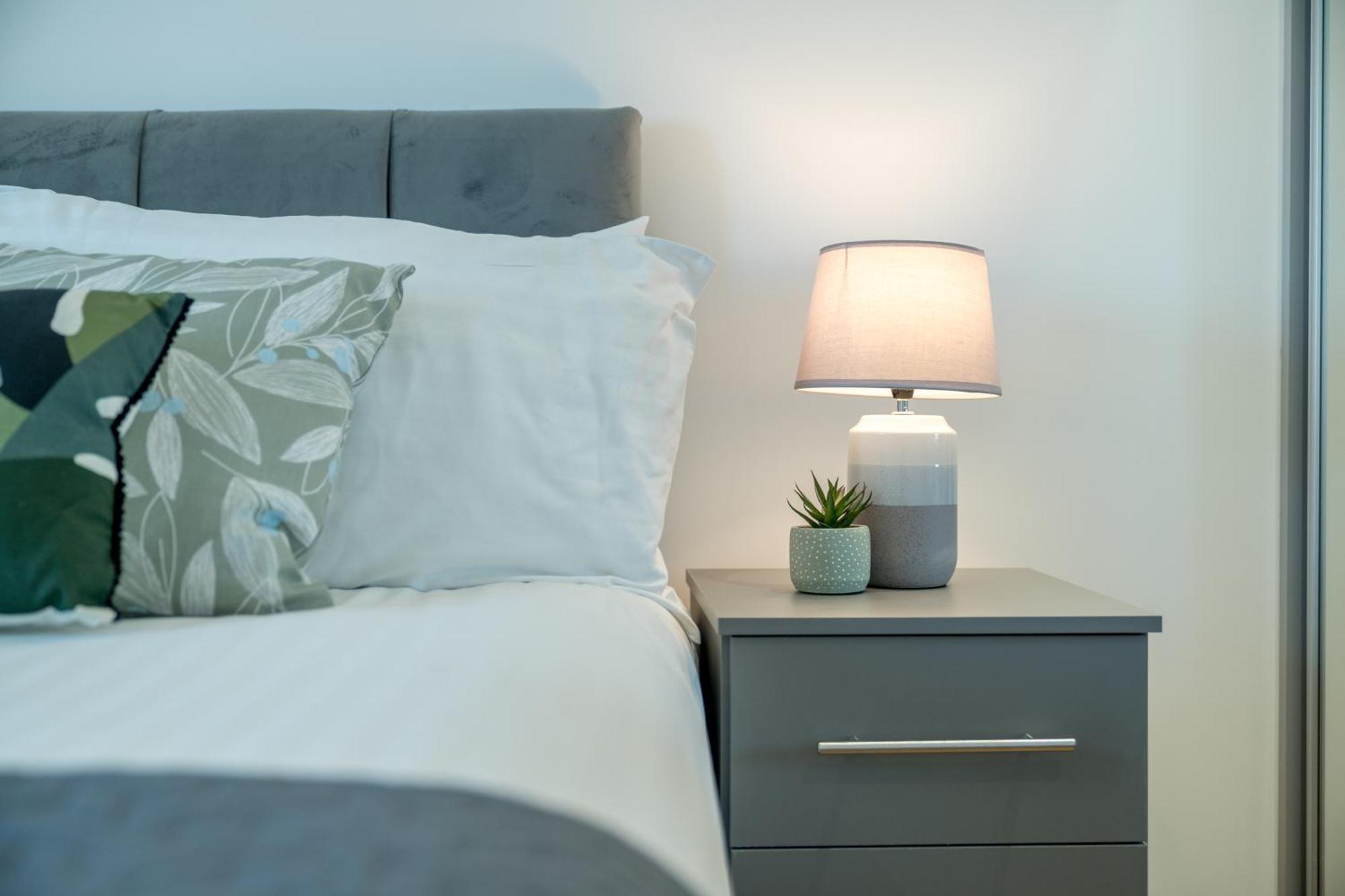 Skyvillion - London River Thames Top Floor Apartments By Woolwich Ferry, Mins To London Excel, O2 Arena , London City Airport With Parking Екстериор снимка