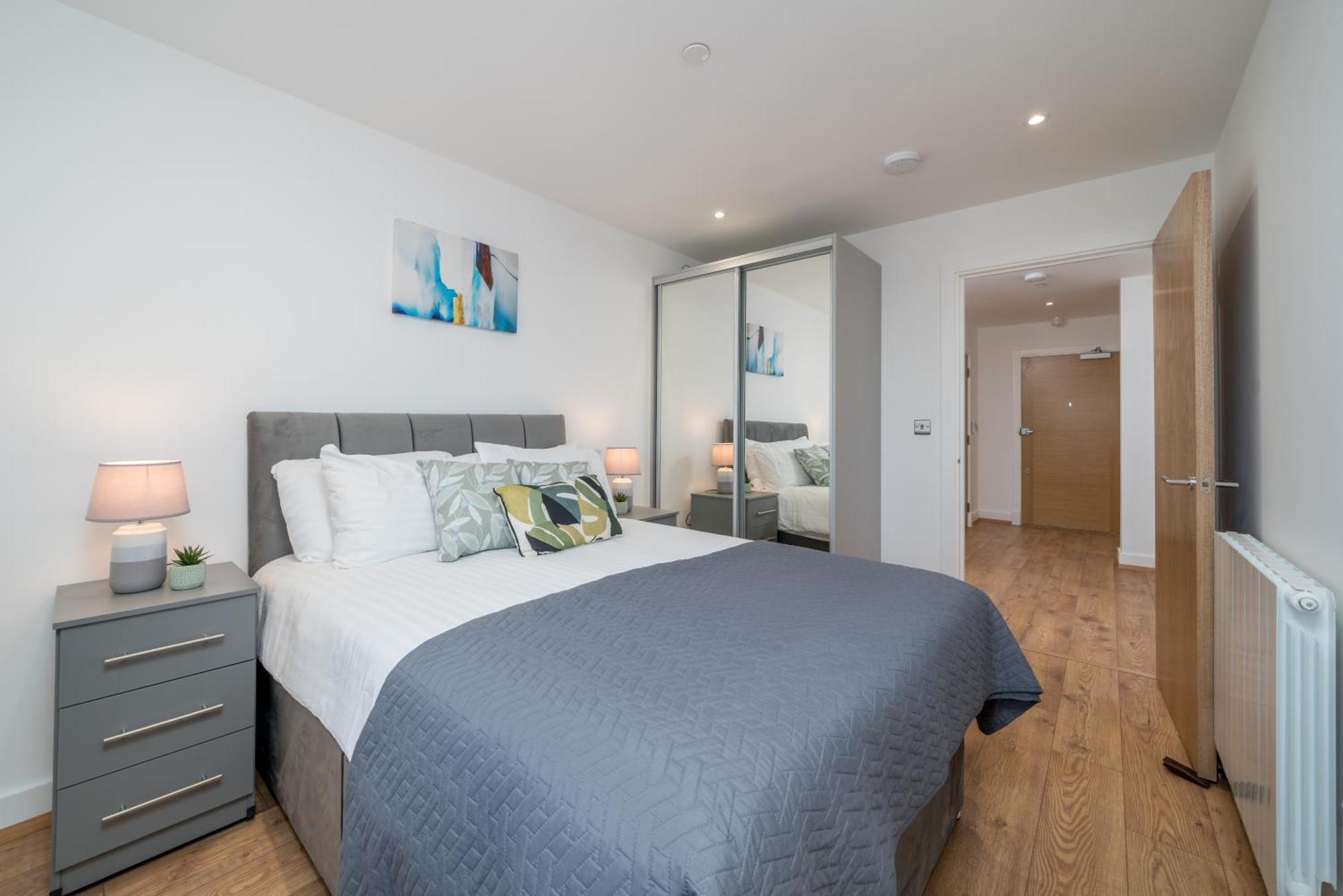 Skyvillion - London River Thames Top Floor Apartments By Woolwich Ferry, Mins To London Excel, O2 Arena , London City Airport With Parking Екстериор снимка