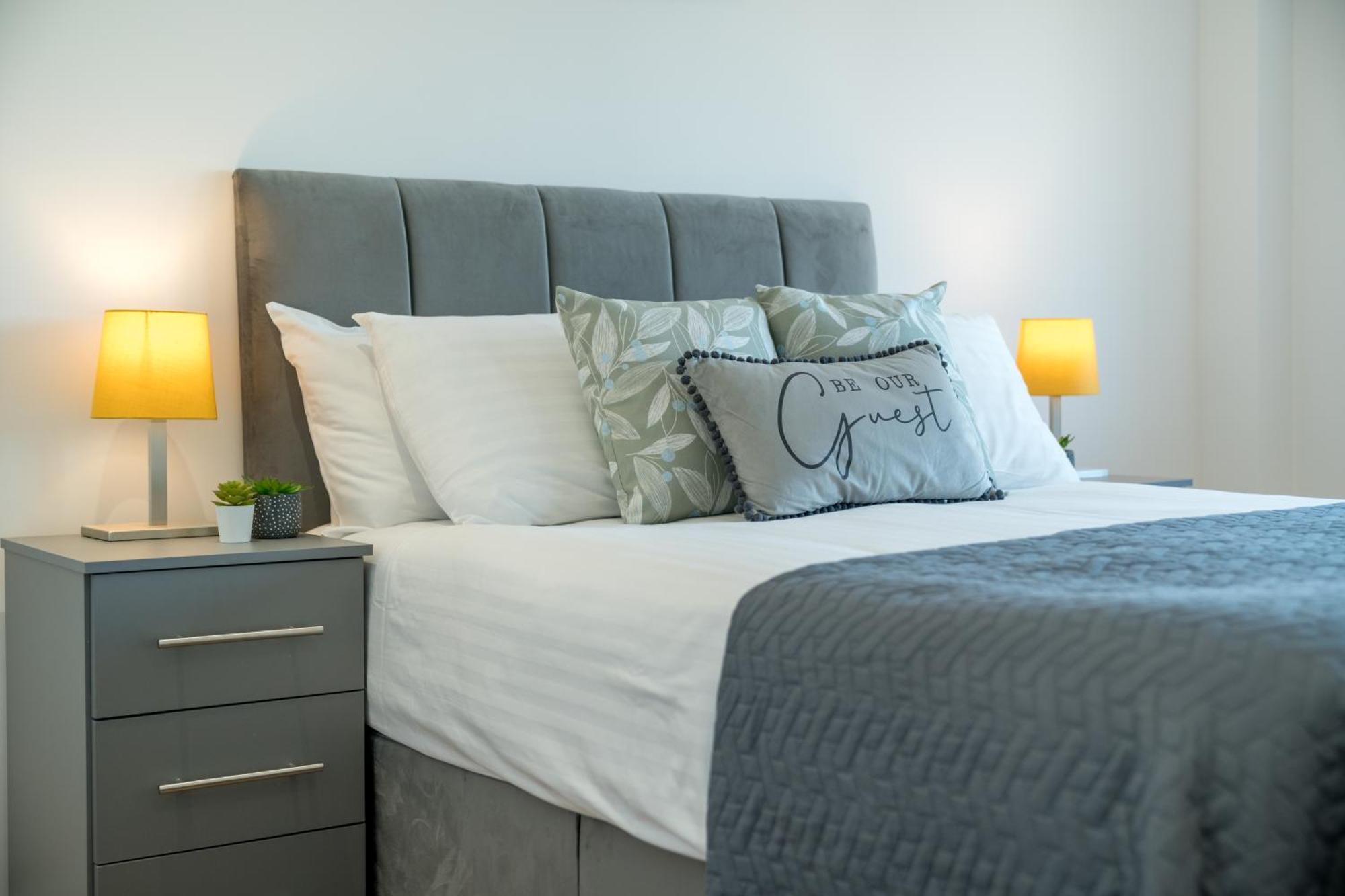 Skyvillion - London River Thames Top Floor Apartments By Woolwich Ferry, Mins To London Excel, O2 Arena , London City Airport With Parking Екстериор снимка