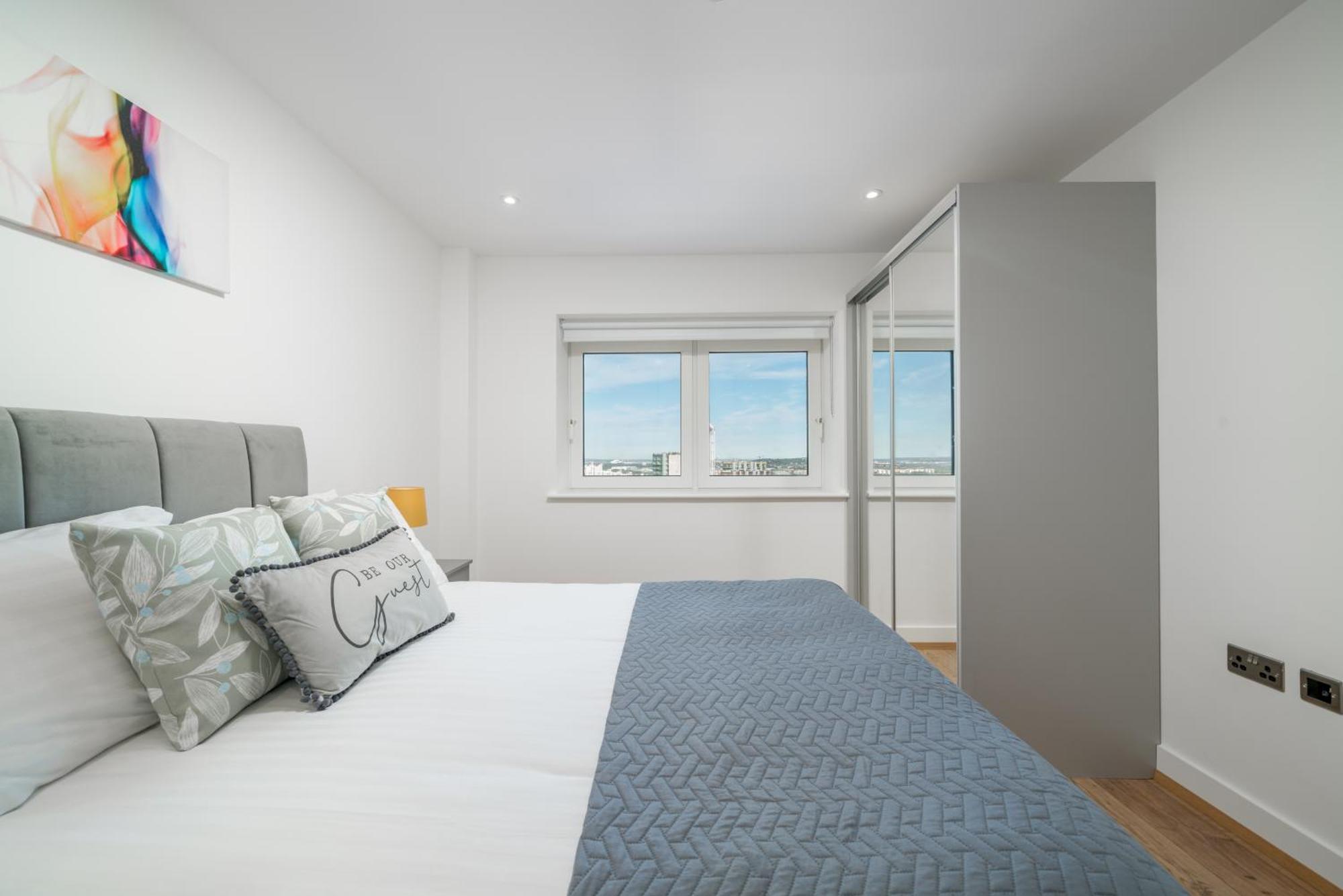 Skyvillion - London River Thames Top Floor Apartments By Woolwich Ferry, Mins To London Excel, O2 Arena , London City Airport With Parking Екстериор снимка
